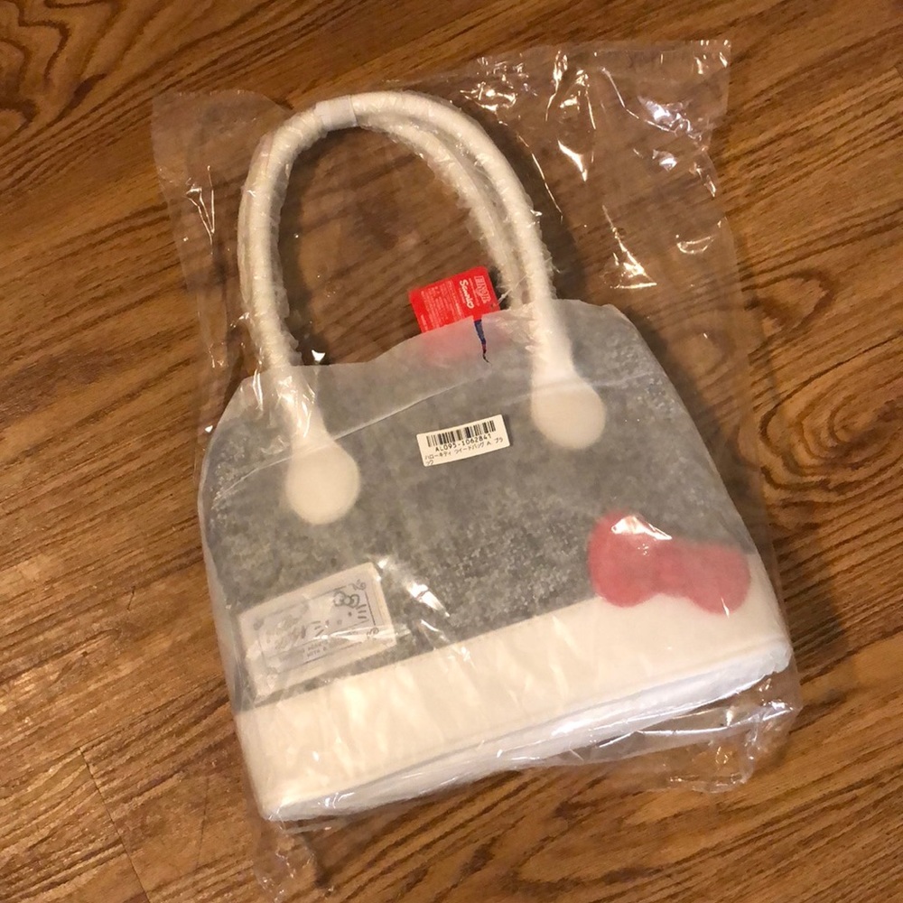 ❗️FINAL PRICE❗️NWT Hello Kitty tweed bag